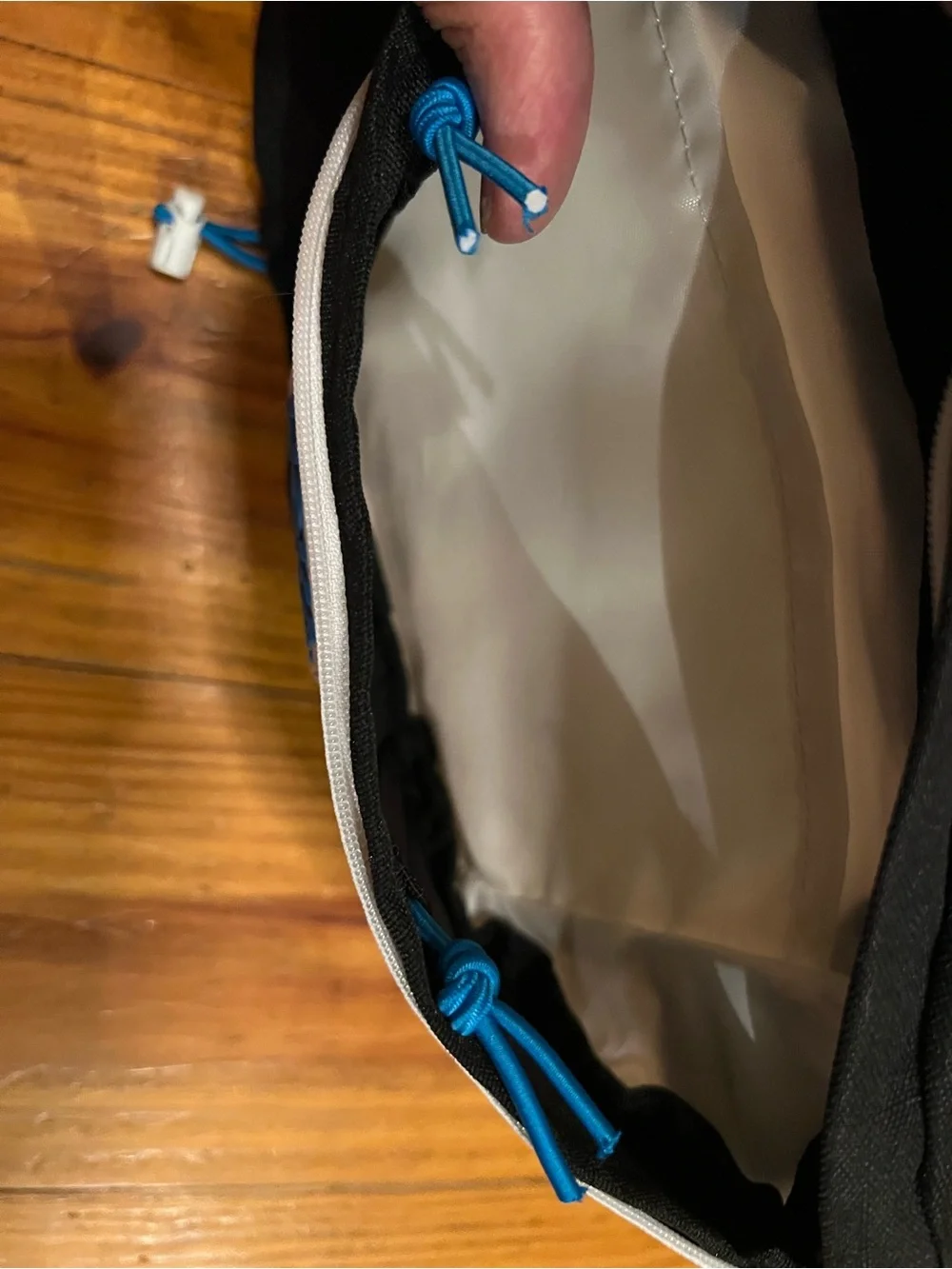 NWOT HOKA Black & Cream Running Belt Bag / Fanny Pack with Light Gray Strap